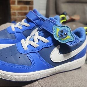 Nike Kids Blue and White Sneakers with Fun Patch